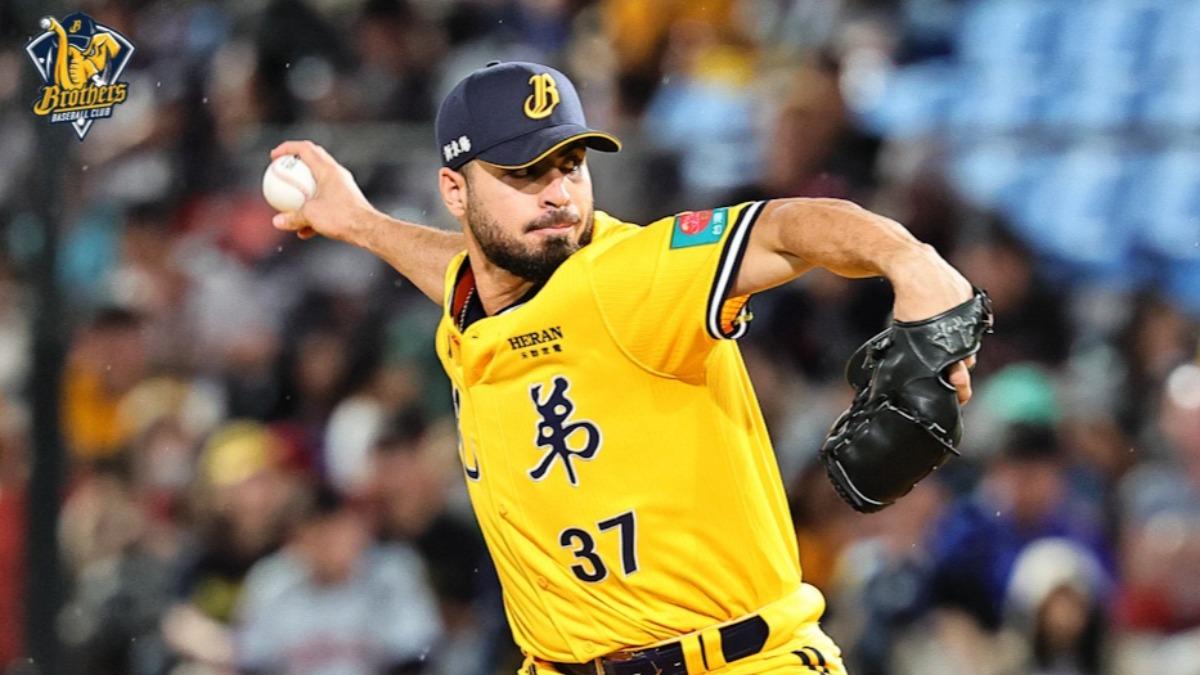 中職/8局下亂流險被桃猿翻盤 兄弟豪奪7連勝居聯盟第一