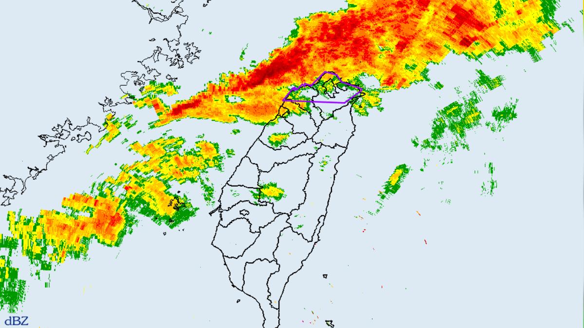快訊/鋒面殺到!「8縣市」大雨特報 7地區慎防大雷雨