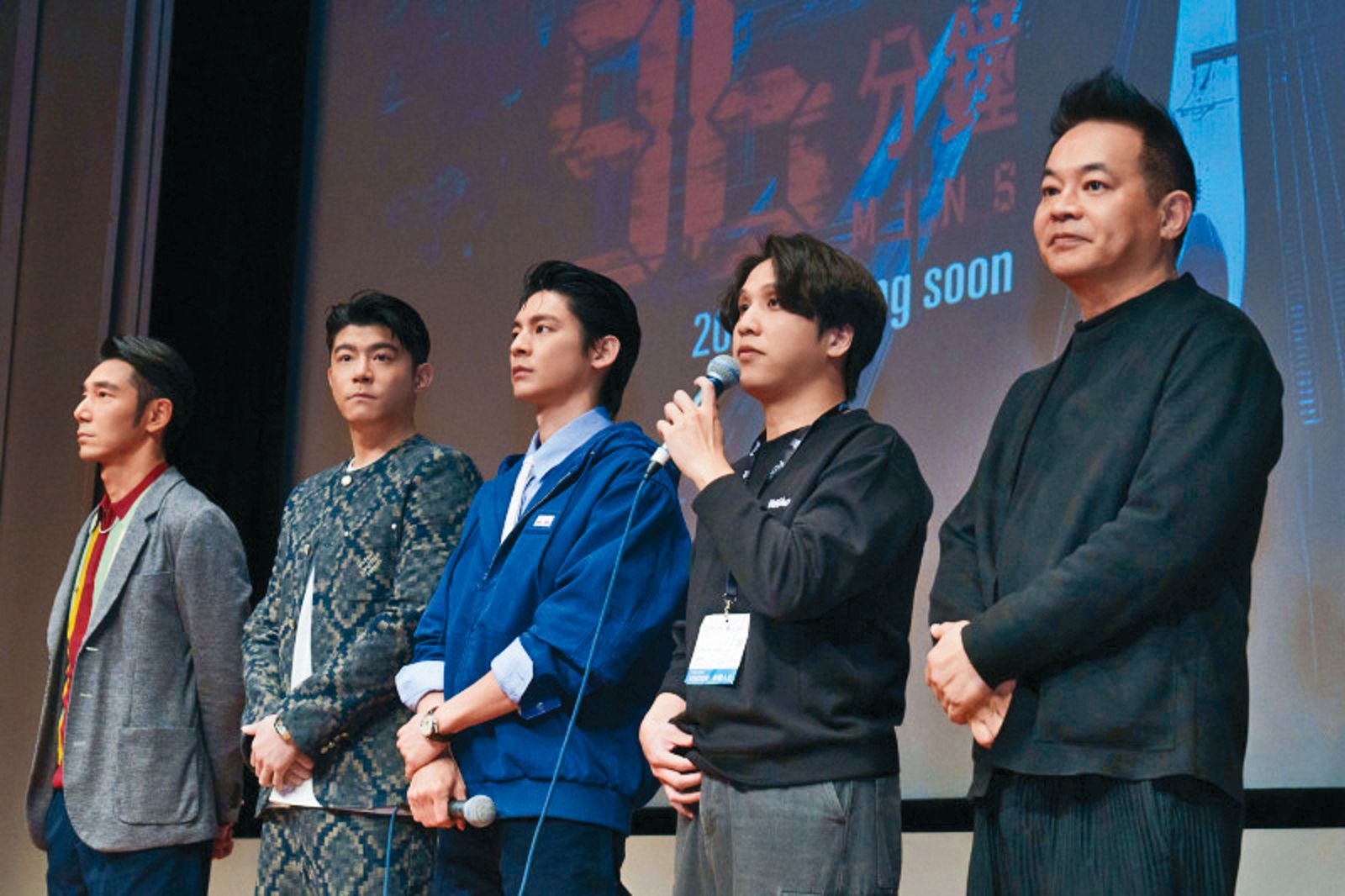 王柏傑(左二)因酒駕暫停工作,日前現身香港為新片《96分鐘》宣傳。(翻攝自拍台中IG)
