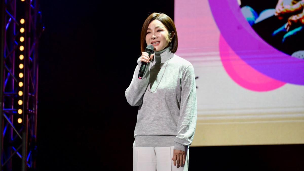 最美歐巴桑重摔骨裂!陳美鳳急露面「我忘了痛」 堅持親自送暖