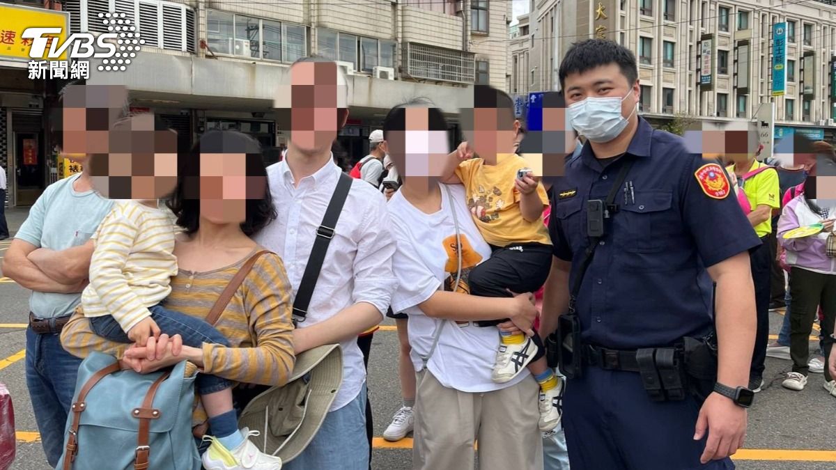 一對法國的夫妻帶著女兒來參加。(圖/TVBS)