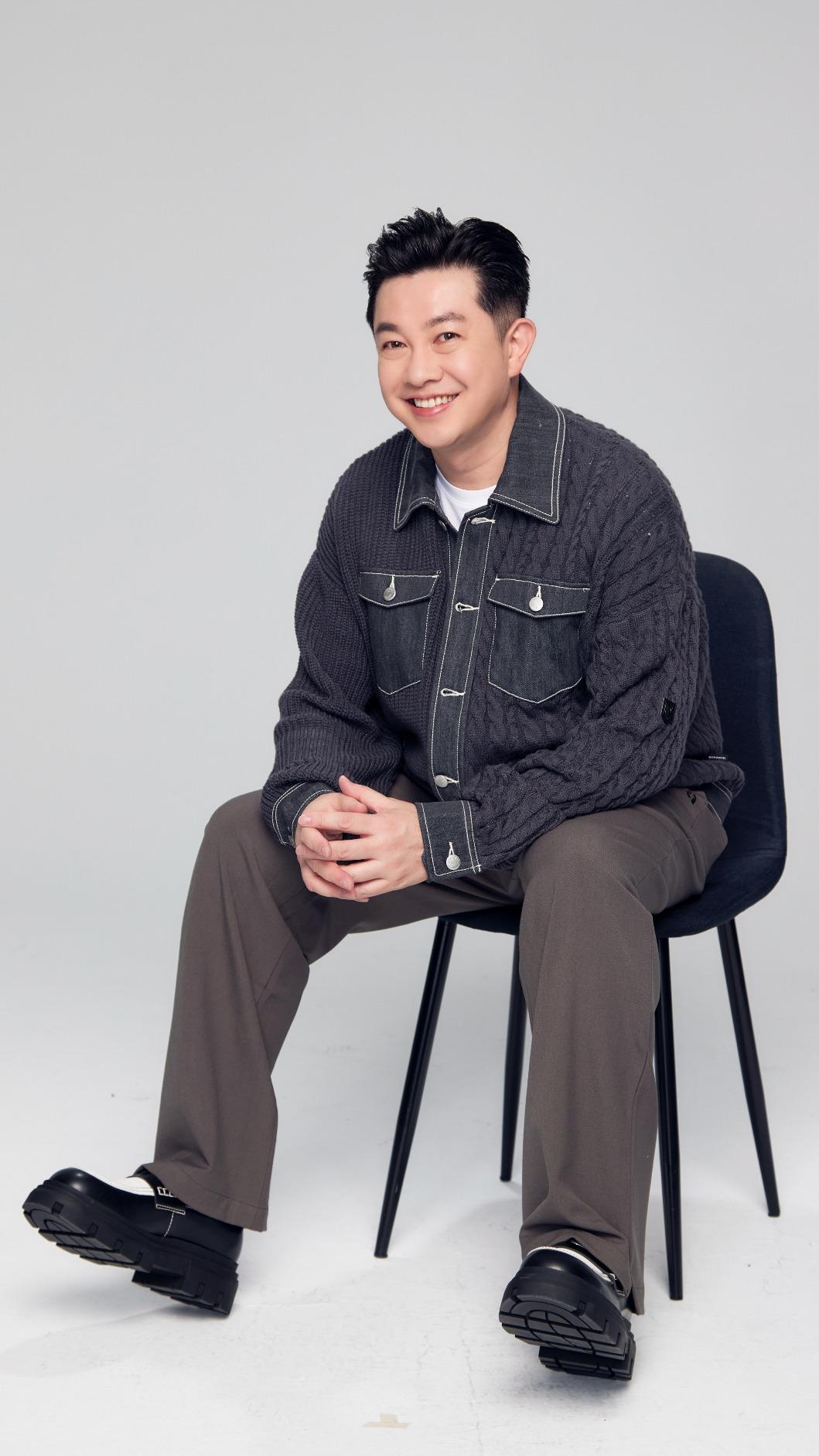 李明川在書中分享有趣的工作經驗。(圖/水靈文創提供)
