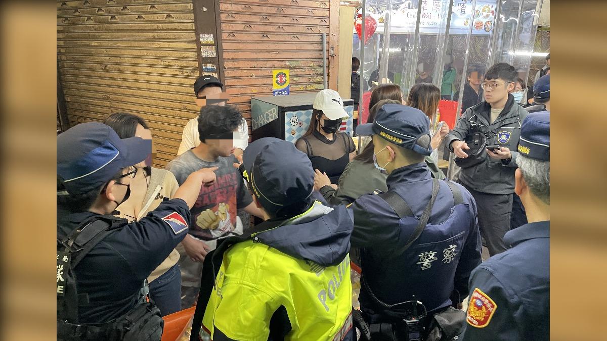 桃警聯合執法 趁大雨破職業賭場