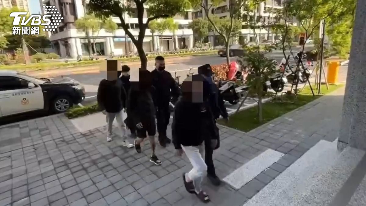 張男等3人被警方移送法辦。（圖／TVBS）