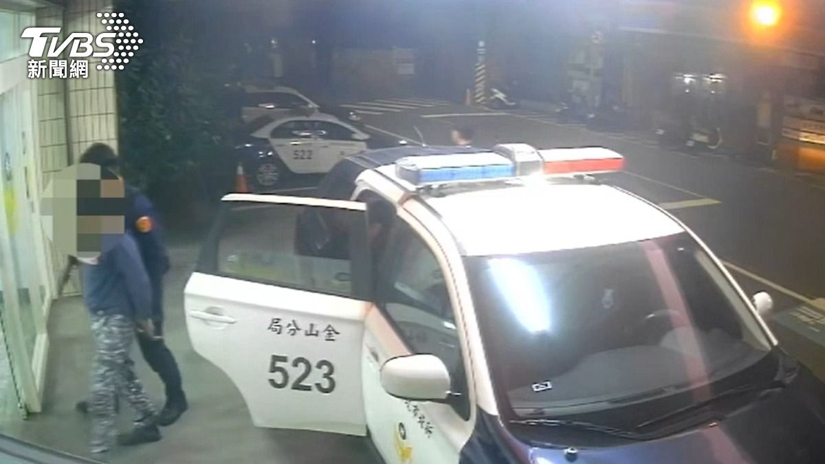 男子被依準現行犯逮捕。(圖/TVBS)
