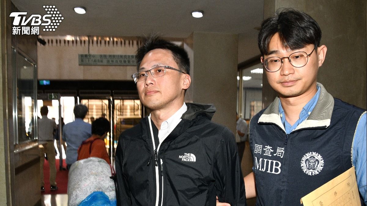 移送證人、罷免吳思瑤第一階段領銜人詹嘉文人。(圖/胡瑞麒攝)