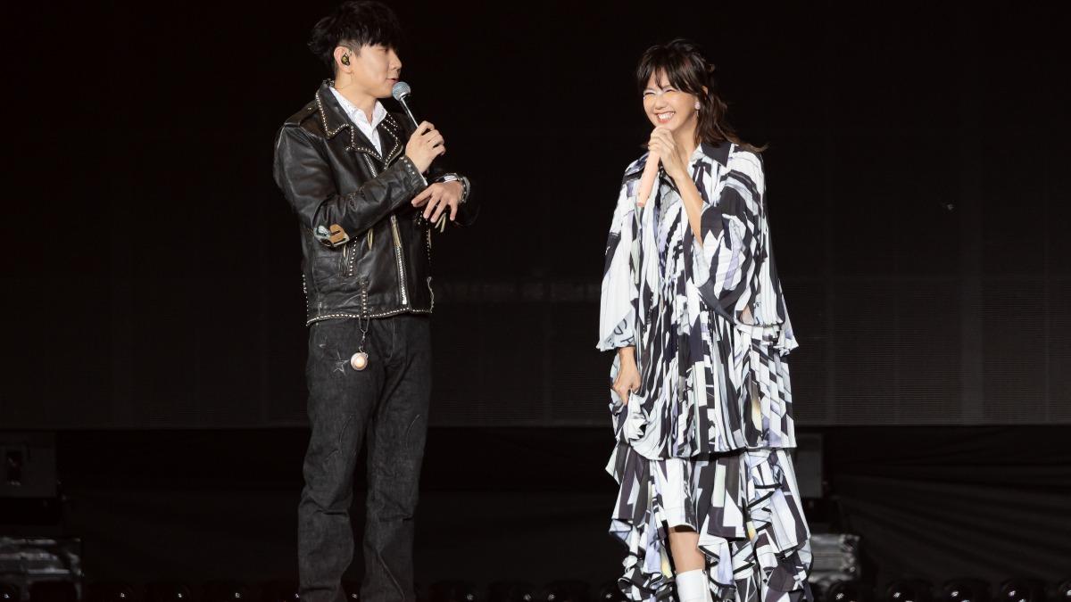 林俊傑、孫燕姿合唱〈我懷念的〉。(圖/Make Music提供)