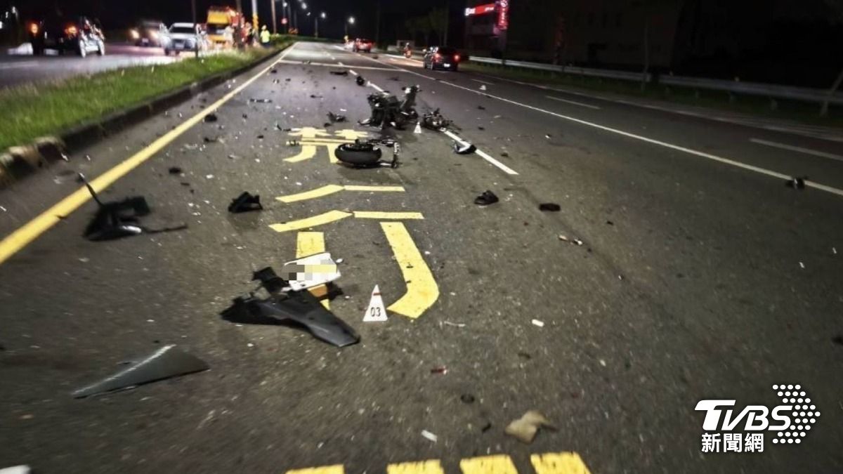 機車支離破碎,42歲娜姓印尼籍女移工身亡。(圖/TVBS)
