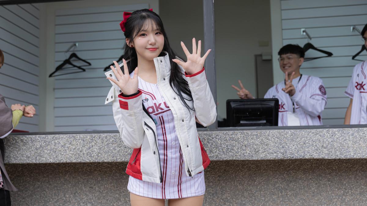 啦啦隊女神廉世彬。(圖/樂天桃猿提供)