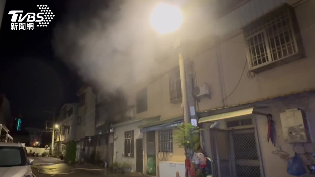 民宅內母女3人燒成焦屍。(圖/TVBS)