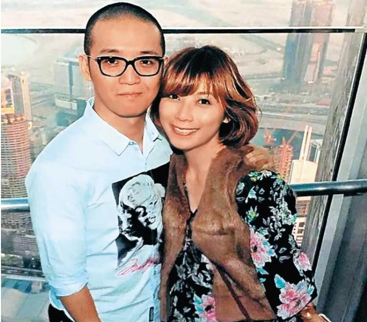 貴婦奈奈(右)與黃博健(左)遭通緝至2044年,是否一同主動返台歸案,備受矚目。(圖/翻攝貴婦奈奈臉書)