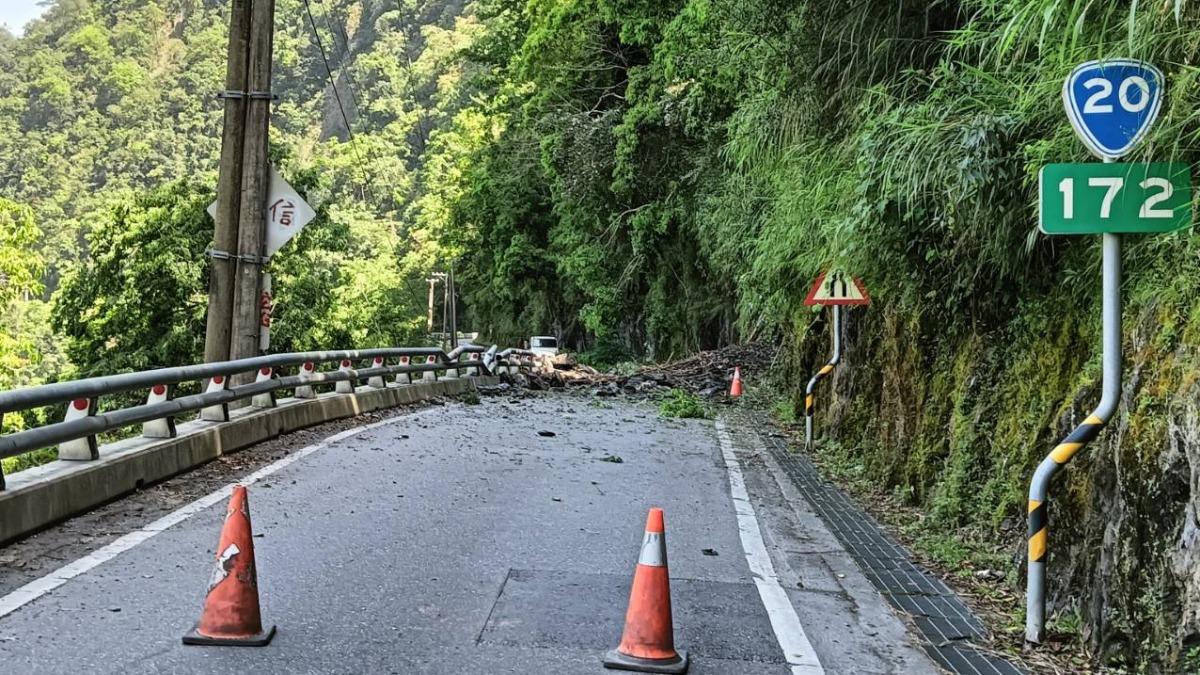 台東南橫利稻路段目前已搶通單線通行。(圖/翻攝自公路局官網)