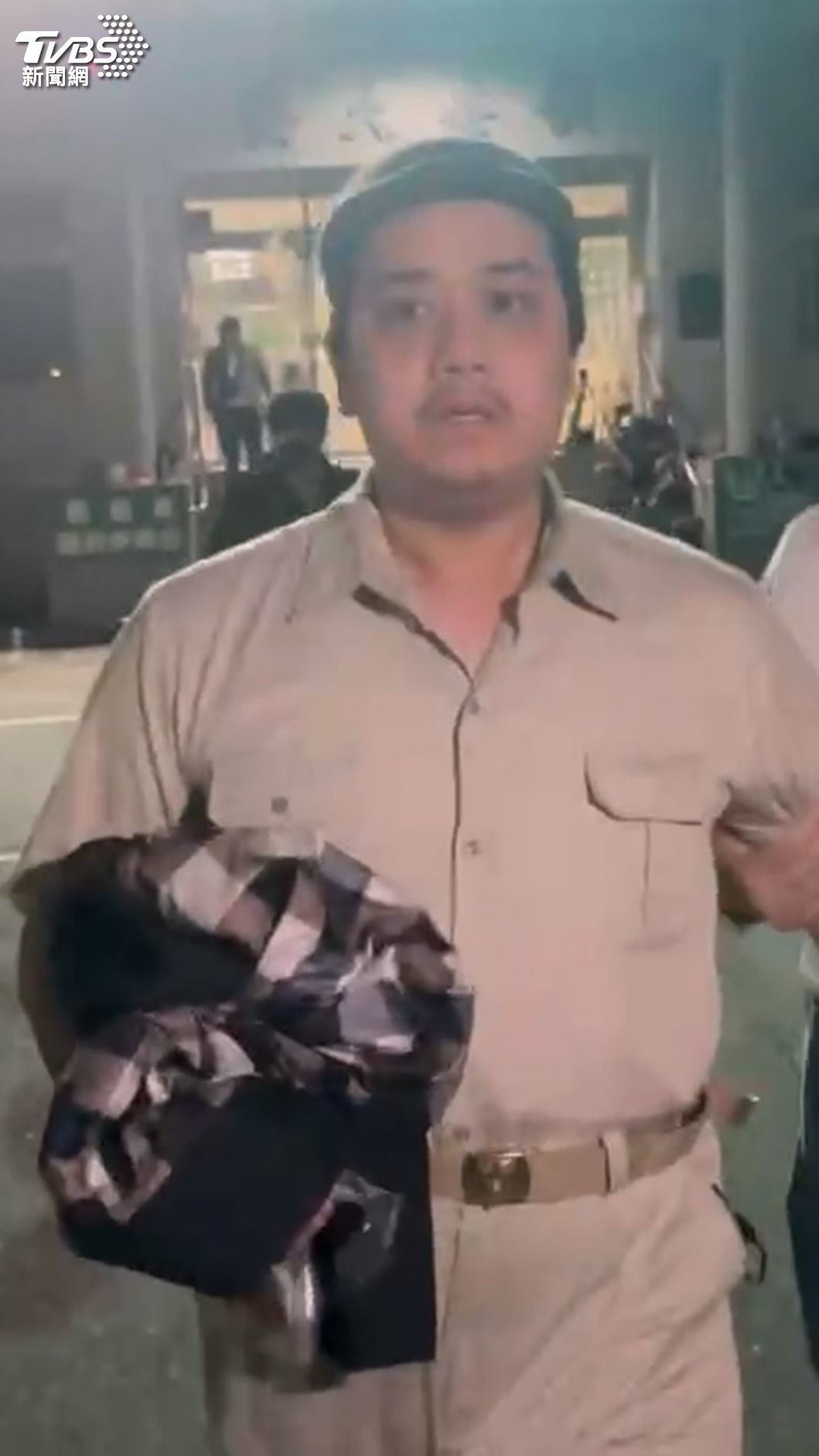 李坤城罷免案領銜人宋建樑8萬交保。（圖／TVBS）