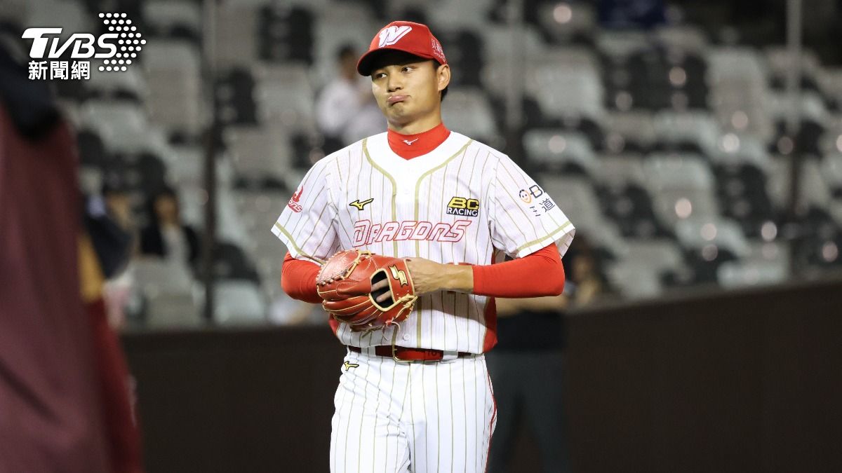徐若熙主投6局僅失1分並送出7次三振,但終場龍隊卻以0:1遭桃猿完封。(圖/華子琛攝)