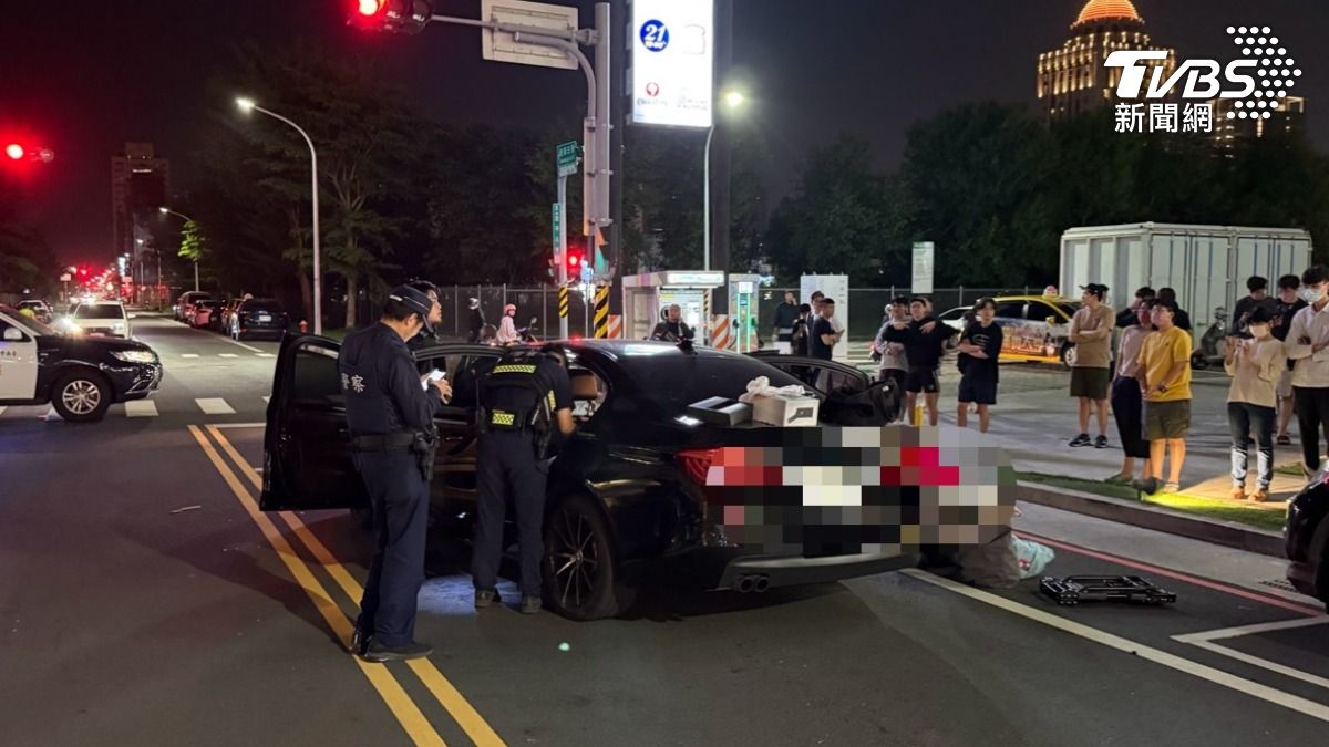 台南BMW猛撞3車「害2騎士受傷」 駕駛落跑慘遭圍捕