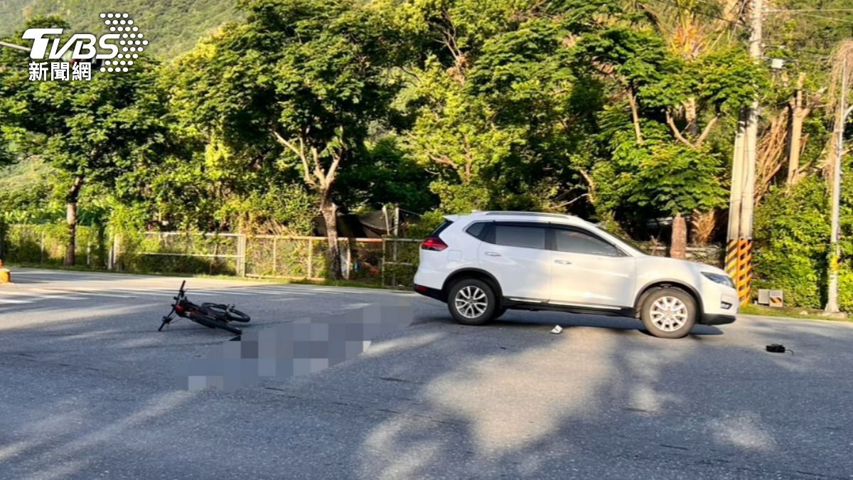 有片/花蓮8旬翁騎腳踏車「鬼切」 遭撞頭破血流送醫