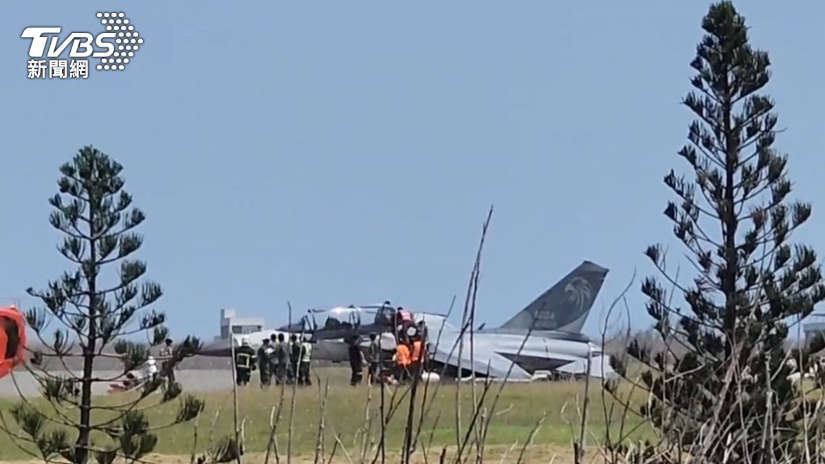 又是IDF戰機！降落馬公機場輪煞系統故障　空軍致歉影響民航旅客