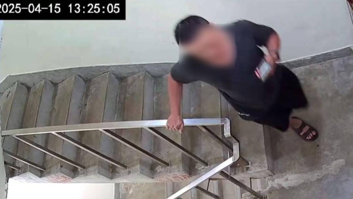 男子行為全被鄰居監視器拍下。（圖／民眾提供）