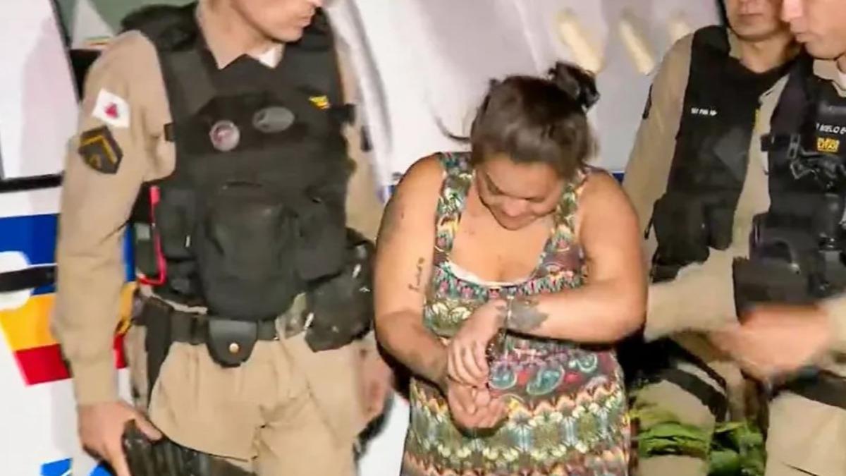 艾瑞卡被警方逮捕。(圖/翻攝自The Mirror)