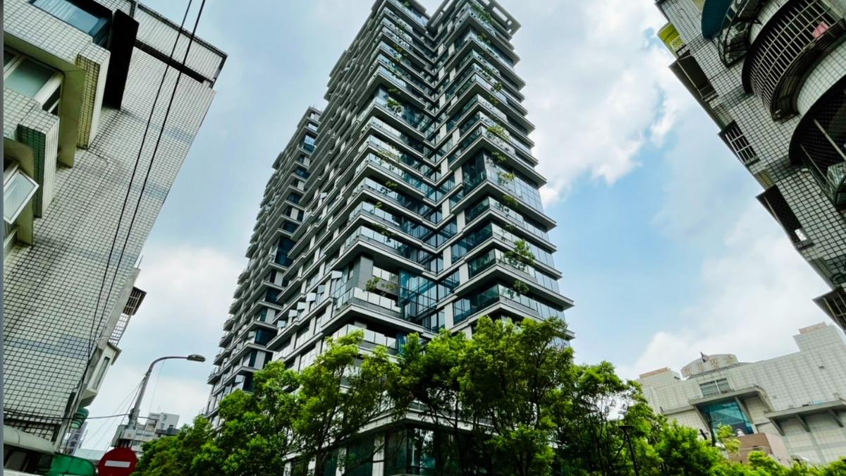 房比股穩?富豪加價2400萬買豪宅 房仲:幸運躲股災