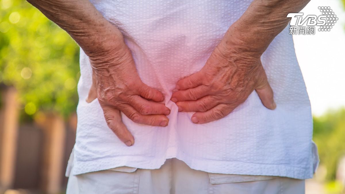 忍腰腿痠痛十年!7旬翁「如廁困難」才就醫 1治療隔天奇蹟下床