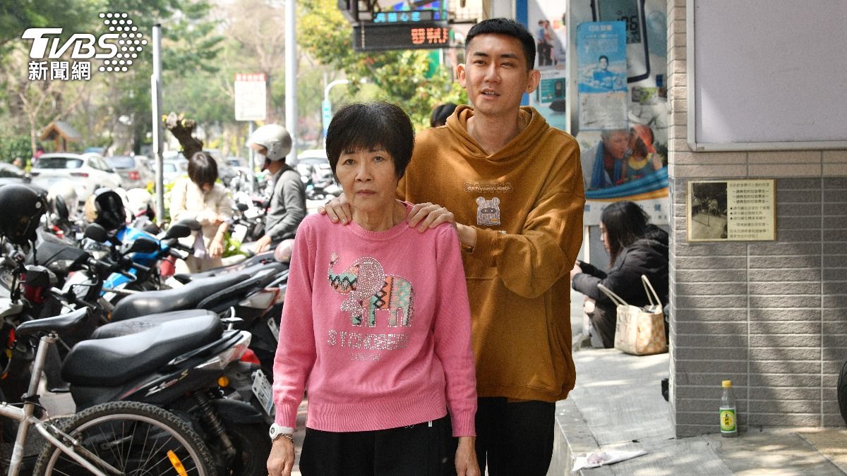 遺忘之路1/《忘了我記得》真實版!母患早發失智 兒一肩扛:陪妳到最後