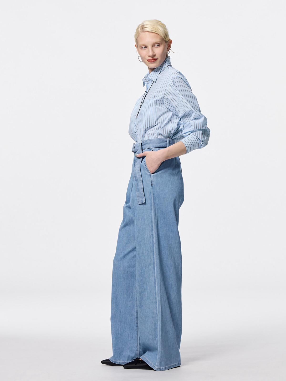 GU Light Denim 附腰帶輕型牛仔寬褲。(圖/GU 官網)