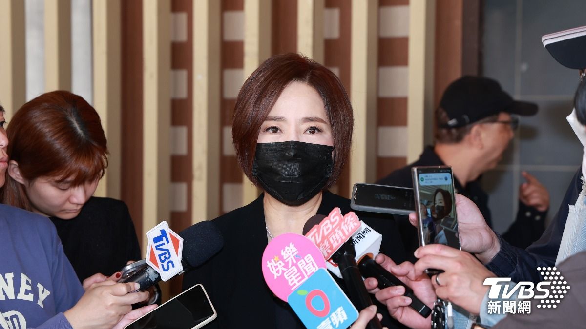 金鐘製作人葉天健告別式！于美人淚別「他留下永恆」　陳凱倫哀戚致意