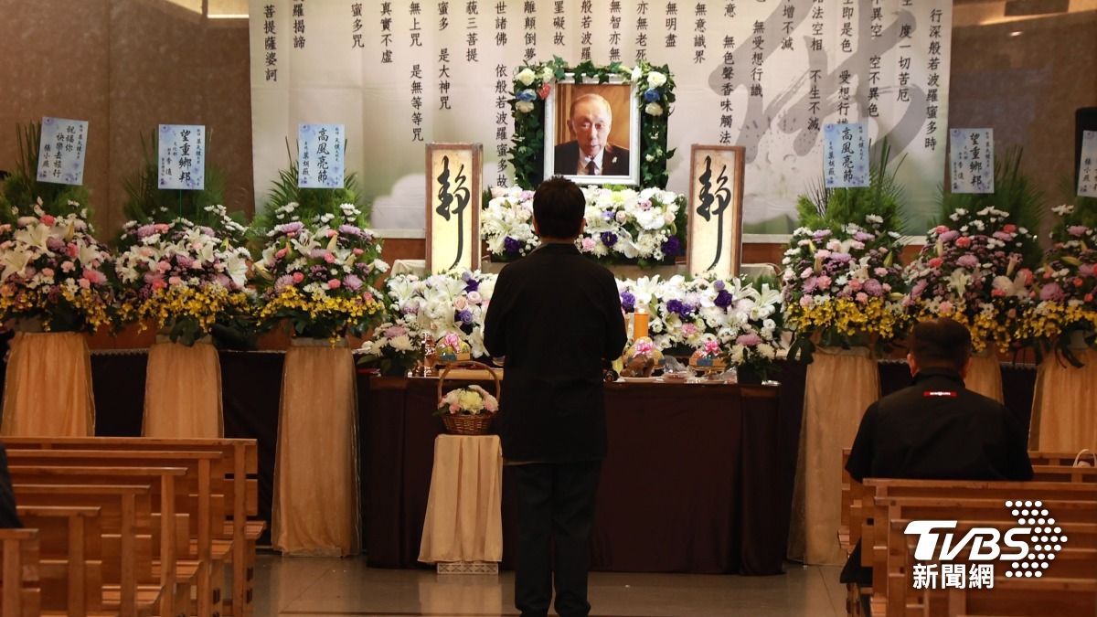 陳凱倫到場致意。(圖/黃城碩攝)