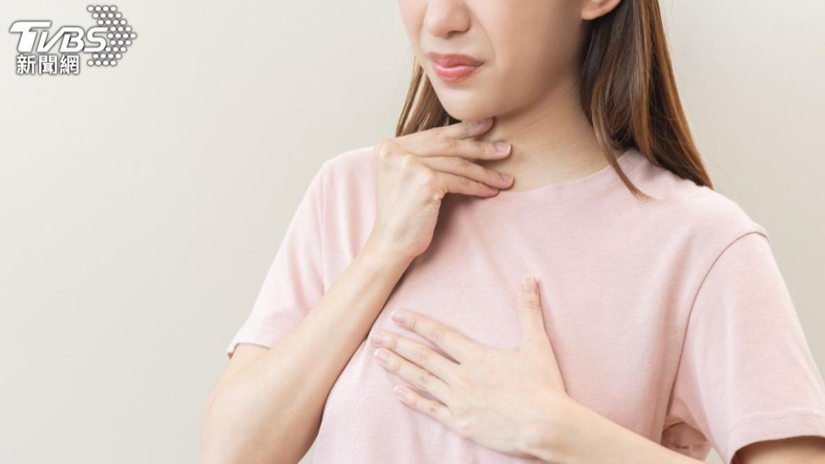 吃飽就咳嗽、清痰?專家曝「恐是罹癌前兆」 見5症狀別大意