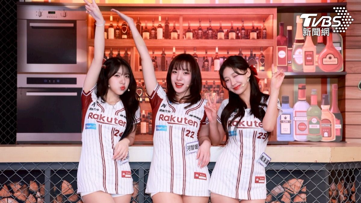 三位女孩們都不喜歡臭豆腐。(圖/趙世平攝)
