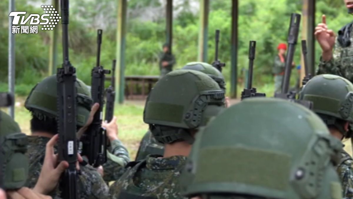 女憲兵下士對長官「嘴秋飆6字經」 求原諒被拒判拘役20天