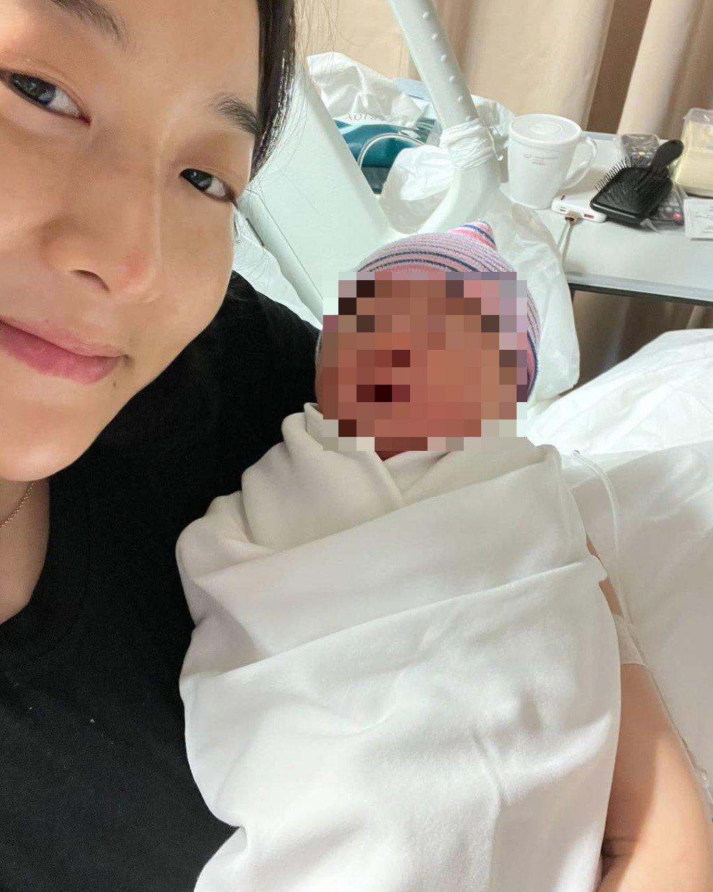 梁穎晨在社群平台放出女兒的照片。(圖/翻攝自IG@chloe_leungoe)