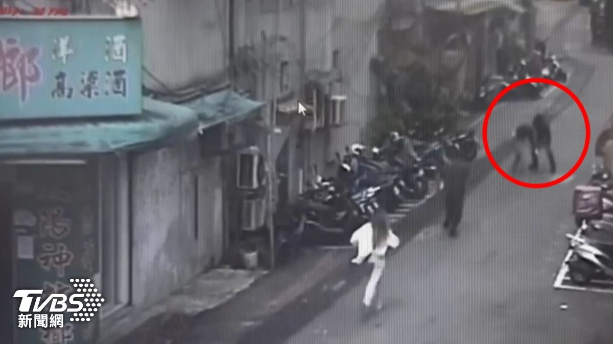 永和女回家嚇到「驚見小偷奪門而出」 3機車行員工熱心逮賊