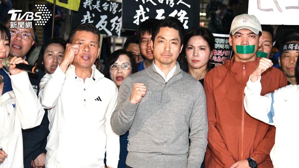 台北市長蔣萬安昨晚也到北檢集結並喊出倒閣。（圖／TVBS）