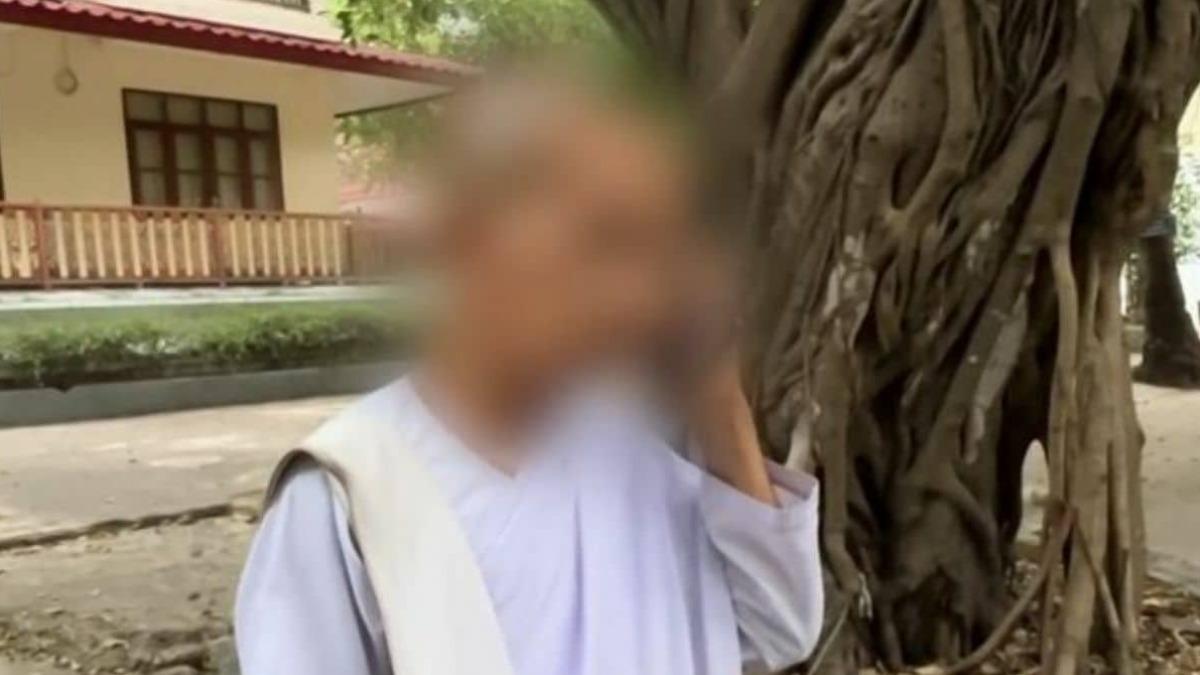 小沙彌最終仍被要求退出佛門,並被罰鍰約300元新台幣。(圖/翻攝自 Amarin TV)