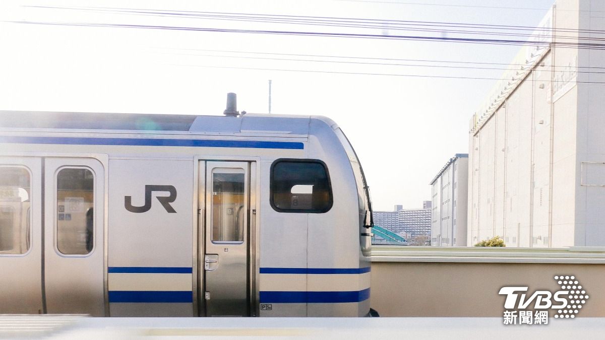  JR 東日本統計，今年迄今已累積 71 起熊闖入鐵軌，創下新紀錄。（示意圖／達志影像shutterstock）