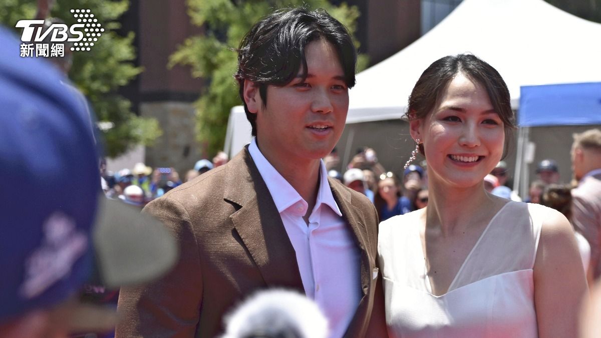 大谷翔平與真美子一起迎接寶寶誕生。(圖/達志影像美聯社)