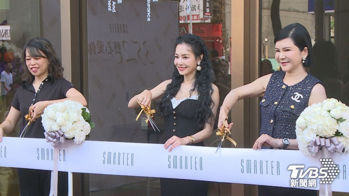 王思佳(中)出席美體店活動。(圖/TVBS)