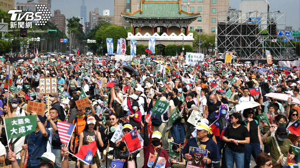 拒絕統戰大會喊湧5萬人 王義川嗆藍連署用抄的:難怪被抓去