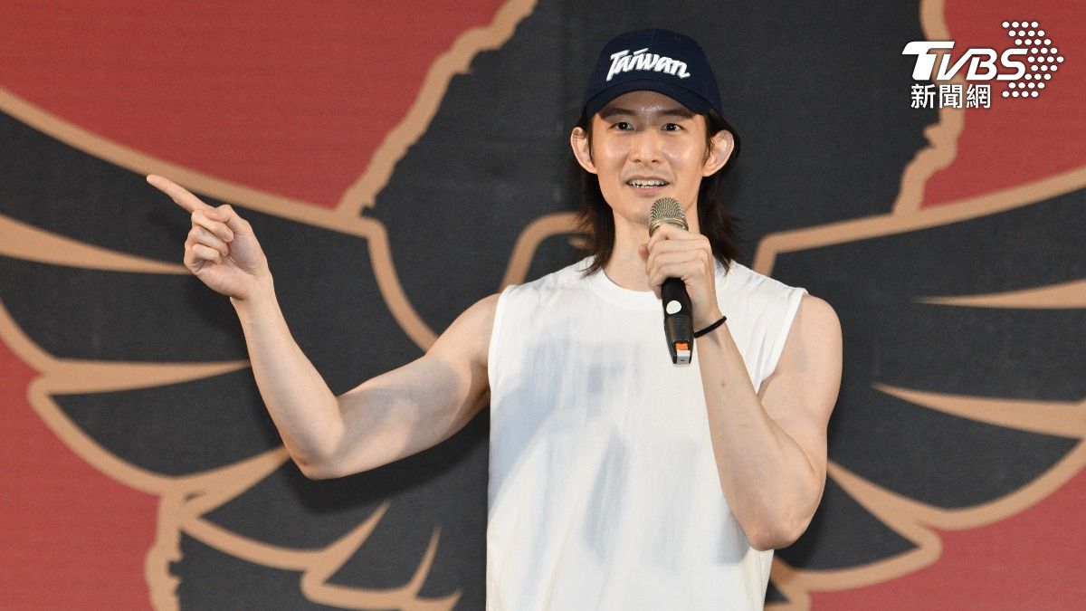 網紅波特王也登台演講,表示國民黨立委就是國難。(圖/胡瑞麒攝)