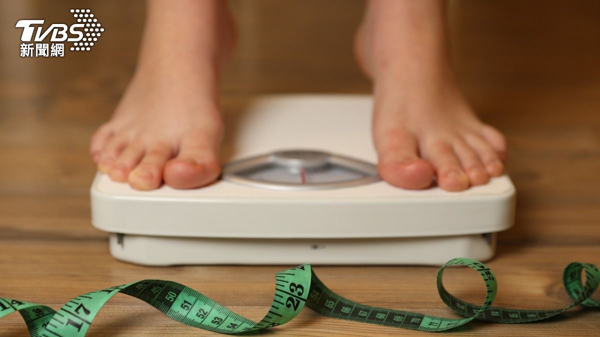 減重狂甩20公斤!醫一看「超音波照」嚇壞 膽結石增生還變大
