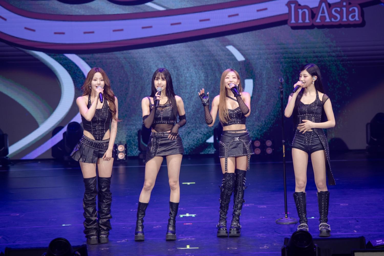 左起為BELLE、NATTY、JULIE、HANEUL。(圖/SHOWOFFICE提供)