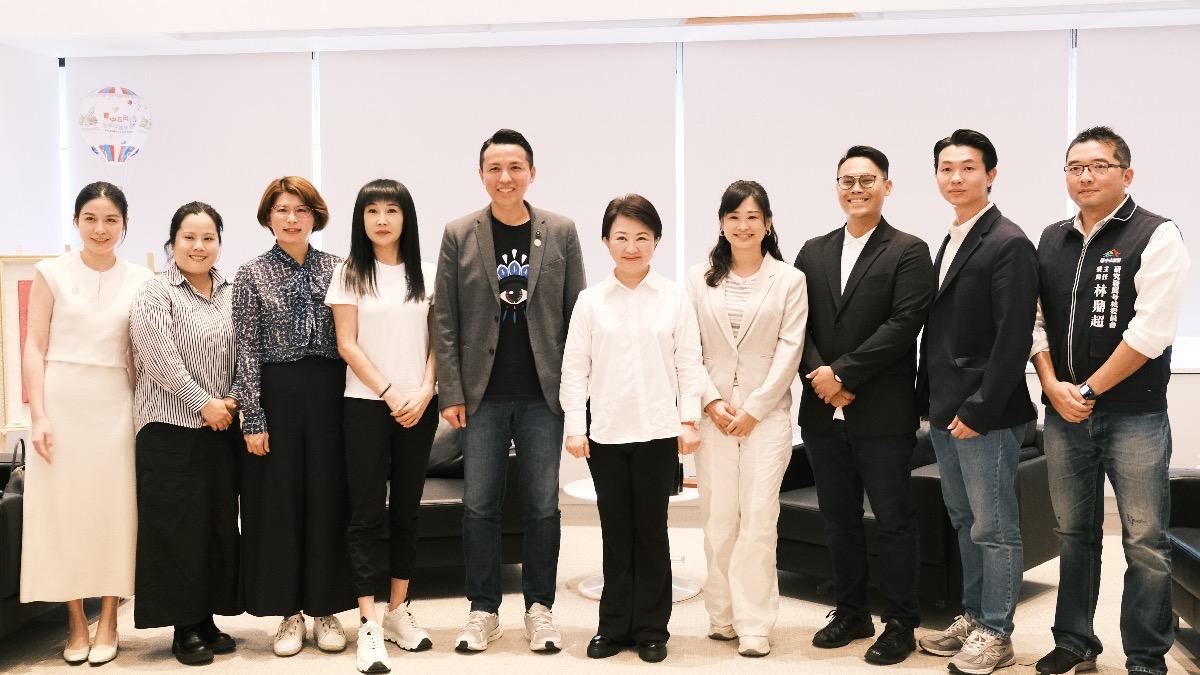 新北藍議員組團拜會盧秀燕　陳偉杰：靠優質市政對抗惡罷