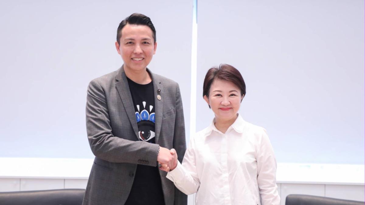 國民黨新北市議員陳偉杰拜會台中市長盧秀燕。(圖/國民黨新北市議會團提供)