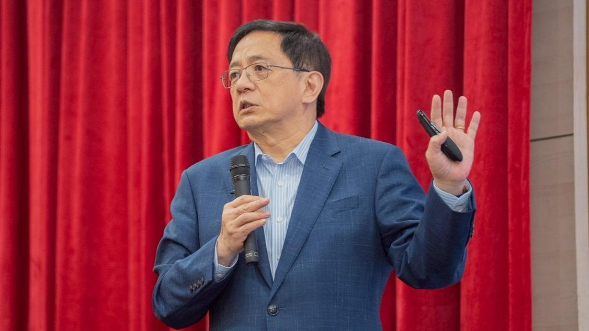 與黃國昌同台齊轟民進黨 管中閔:台灣不能被少數偏激者把持