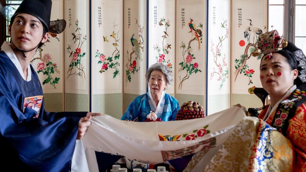 尹汝貞(中)在片中飾演同性戀者的奶奶。(圖/金馬執委會提供)