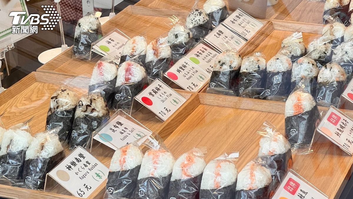 夫妻在高雄鼓山區青海路上租了一間店面經營飯糰。(圖/TVBS)