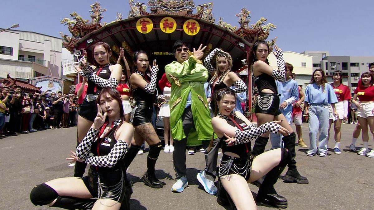 胡瓜錄《大集合》搞消失!開跑車辣妹相陪 闖關親上陣用頭猛撞