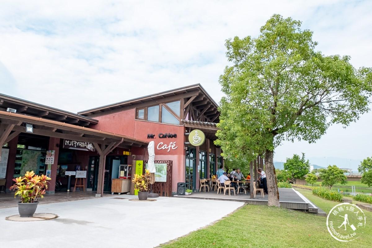 「綠洲牛排咖啡館」提供咖啡和簡餐,玩整天都不怕餓肚子!(圖/桃桃's旅人手札提供)